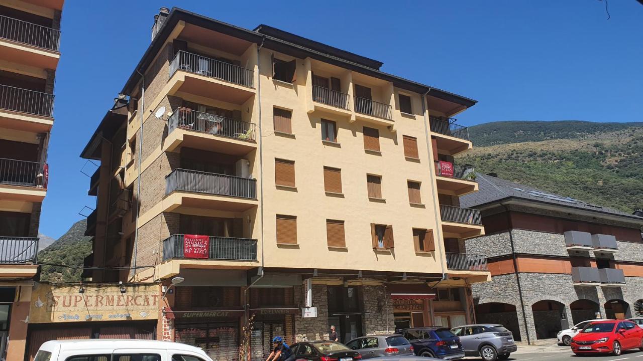 Xia Apartaments Con Acceso A Piscina Риалп Екстериор снимка
