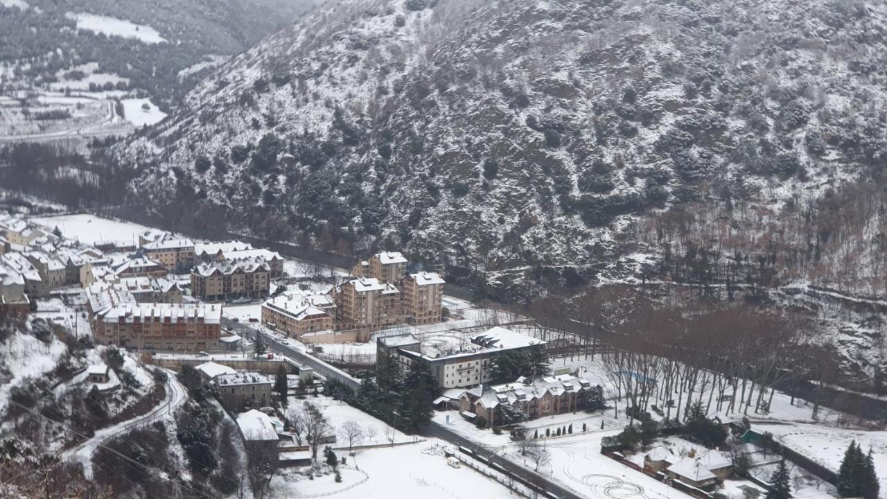 Xia Apartaments Con Acceso A Piscina Риалп Екстериор снимка